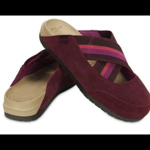 Crocs suede Burgundy/Viola Edie Mule size w8